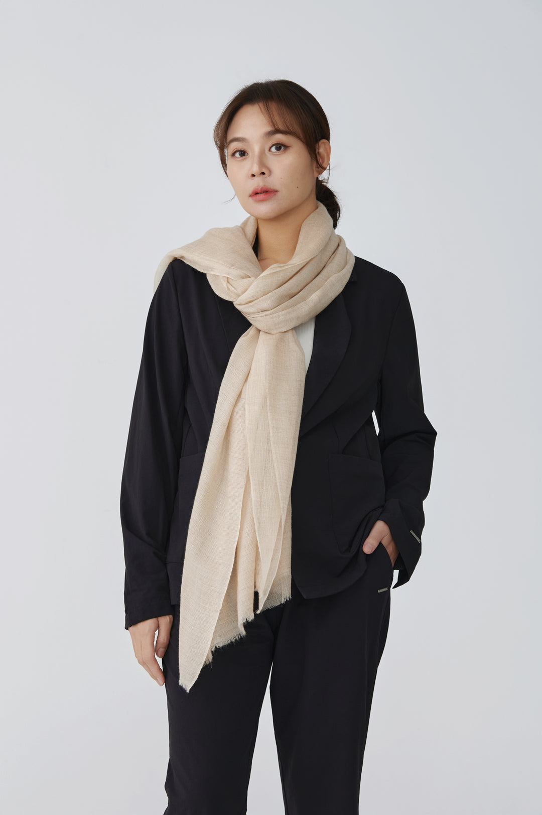 Sable Élancé Pashmina Y-Shape Stole – A Graceful Silhouette