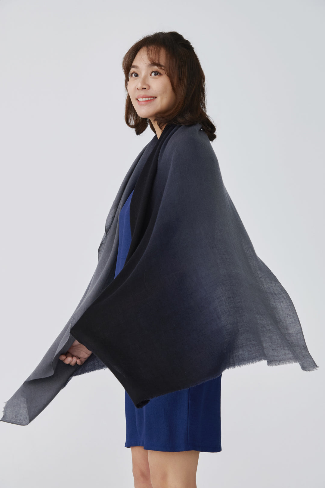 Éclipse Sable Cashmere Ombre Stole